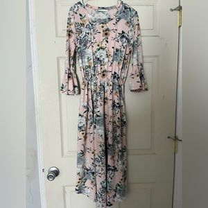 Floral boutique dress. Size medium